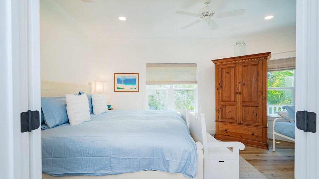 Photo of Bedroom in Crystal Shores