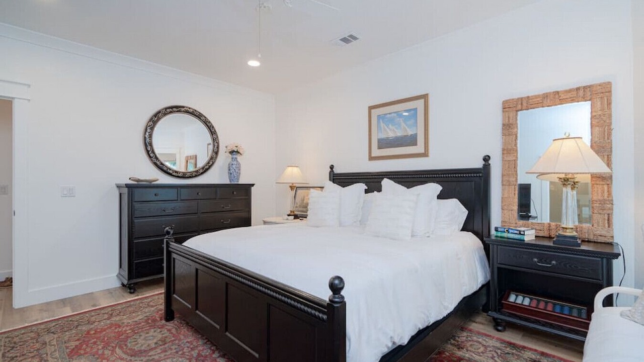 Photo of Bedroom in Crystal Shores