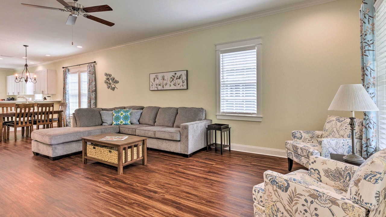 Photo of Livingroom in Washington Square