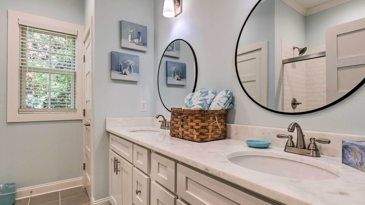 Photo of Bathroom in Washington Square