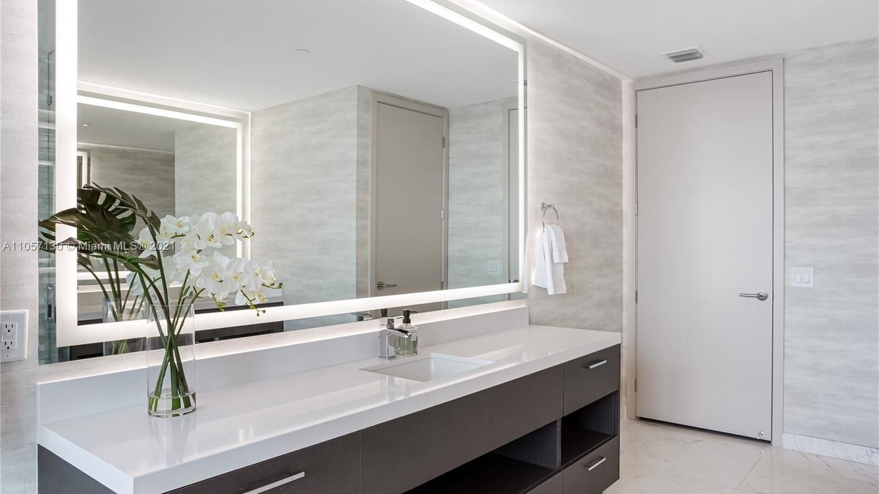 Photo of Bathroom in Downtown Miami