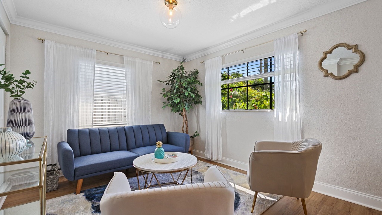 Photo of Livingroom in Middle River Terrace