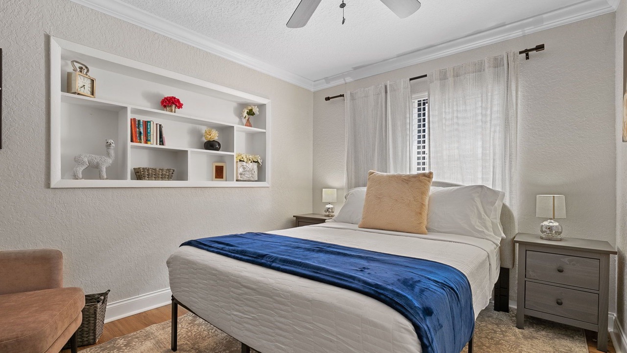 Photo of Bedroom in Middle River Terrace