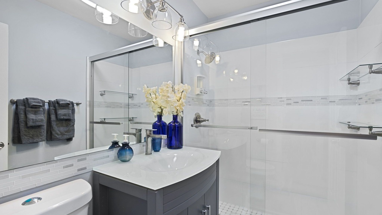 Photo of Bathroom in Middle River Terrace