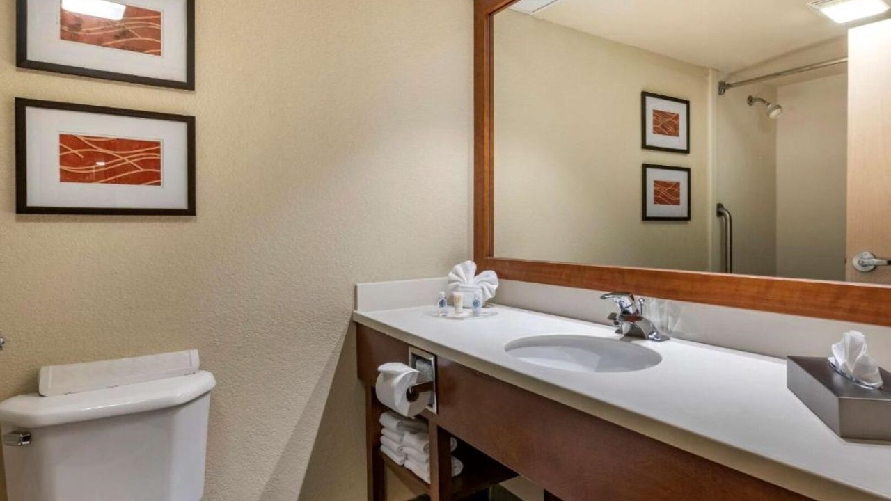 Photo of Bathroom in Ludlam