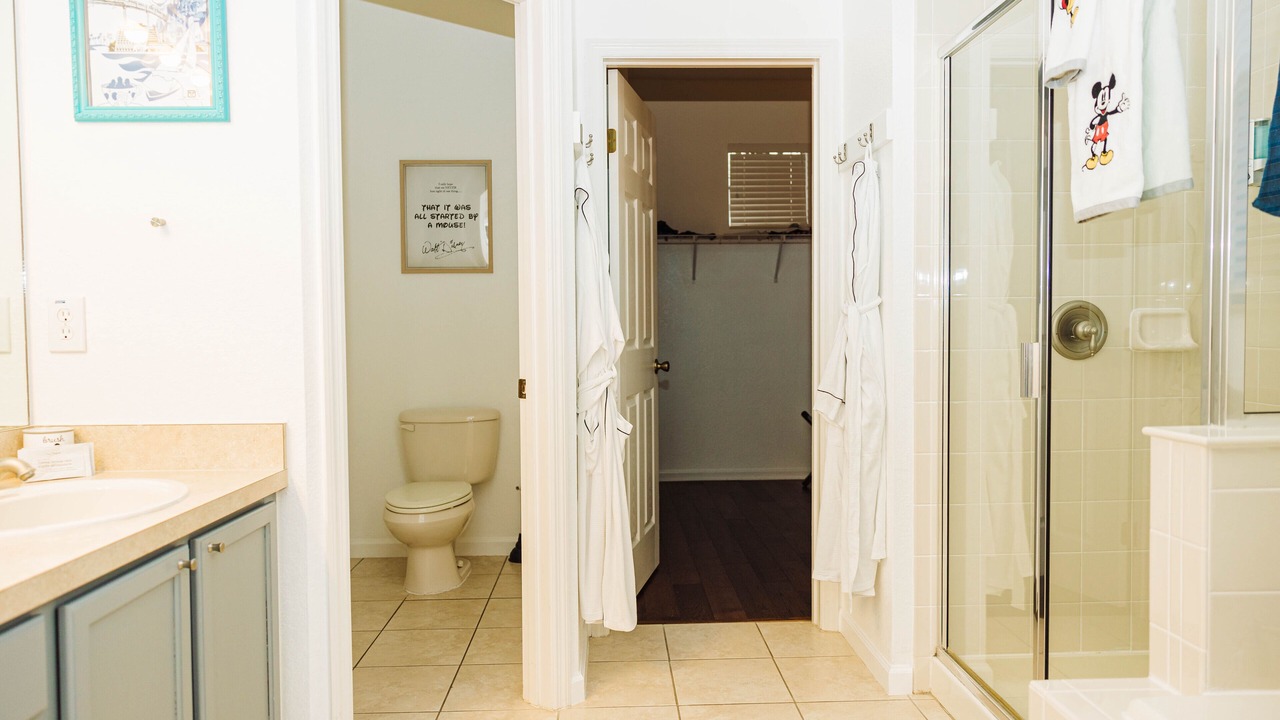 Photo of Bathroom in Trafalgar Village