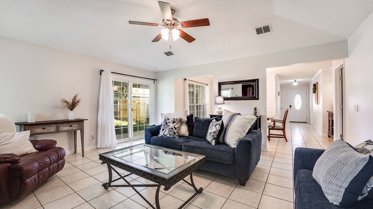Photo of Livingroom in Fleming Island