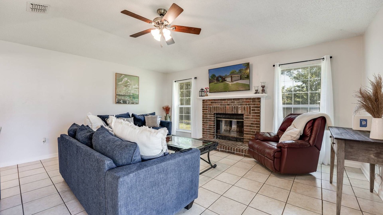 Photo of Livingroom in Fleming Island