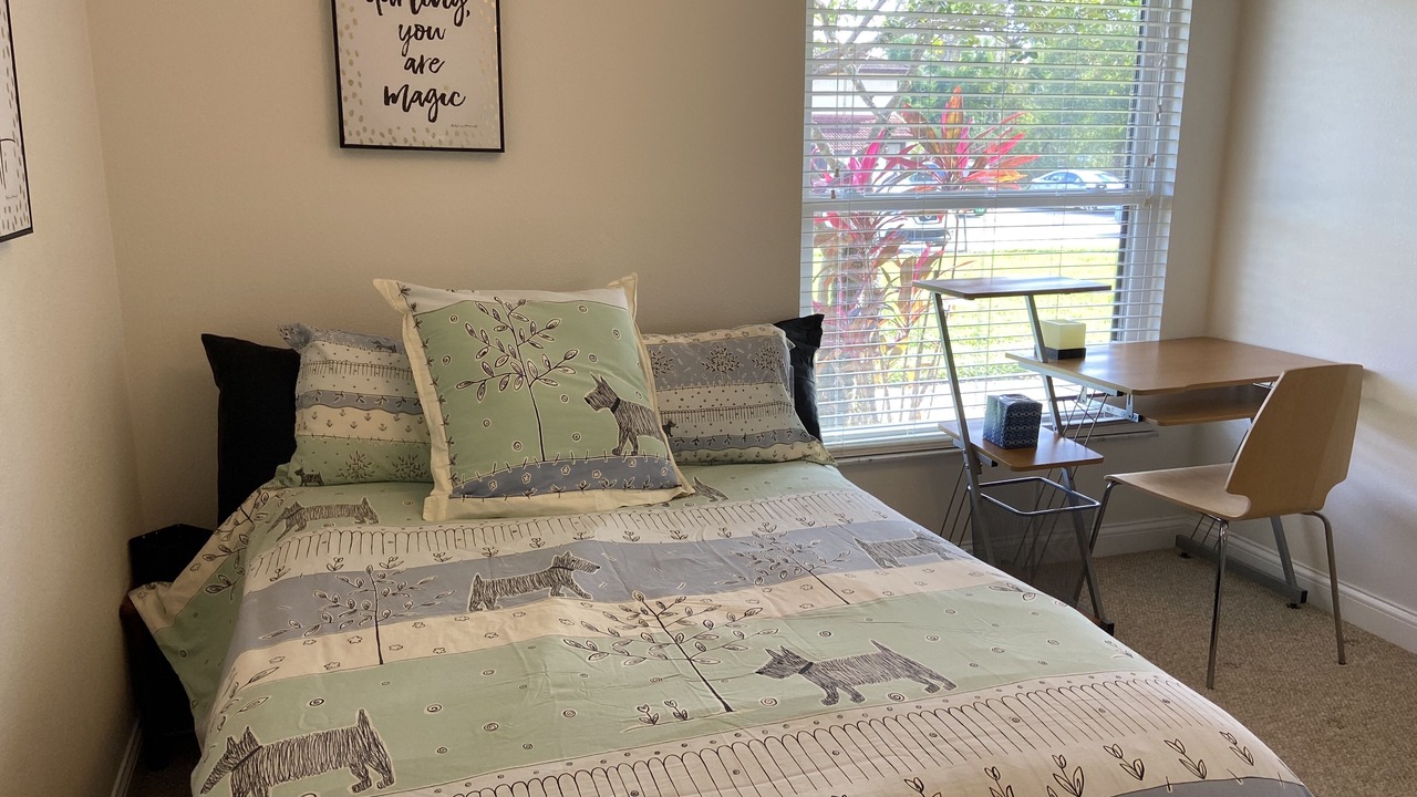 Photo of Bedroom in Poinciana