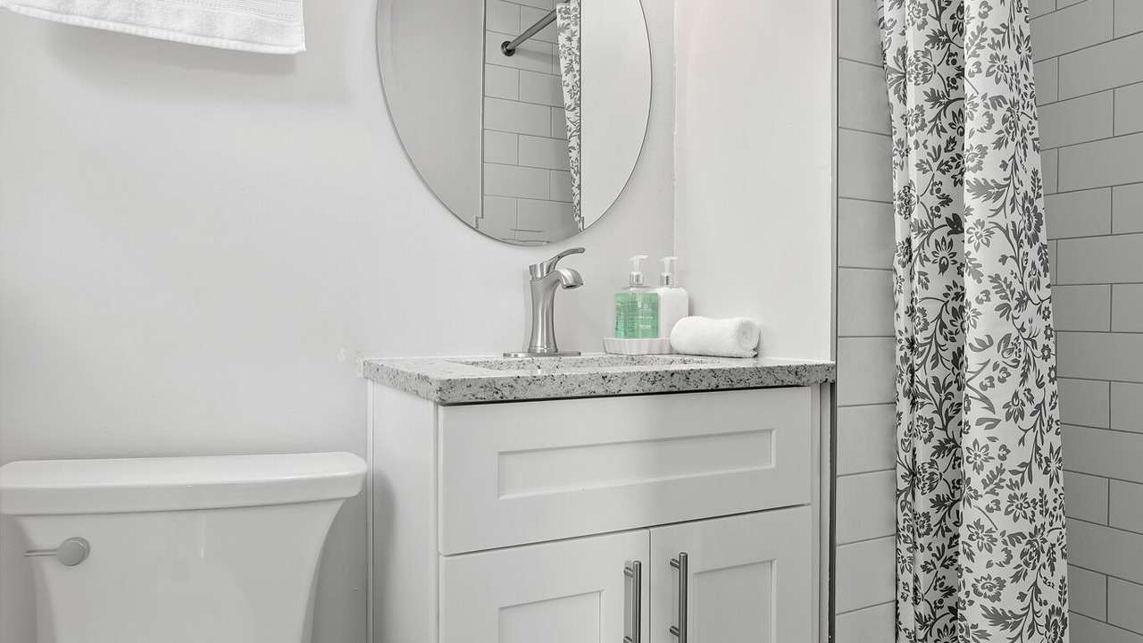 Photo of Bathroom in Lake Davis - Greenwood