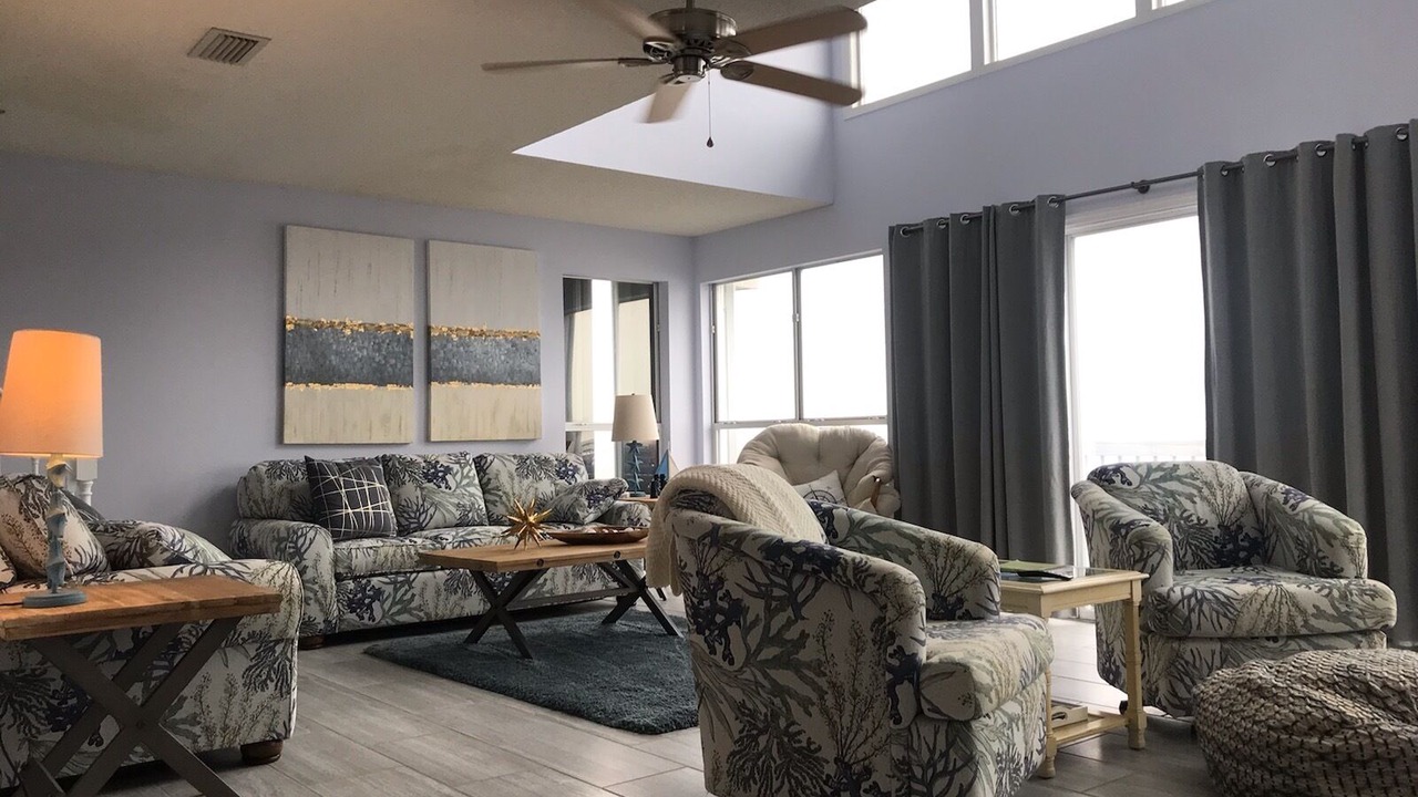 Photo of Livingroom in Carrabelle