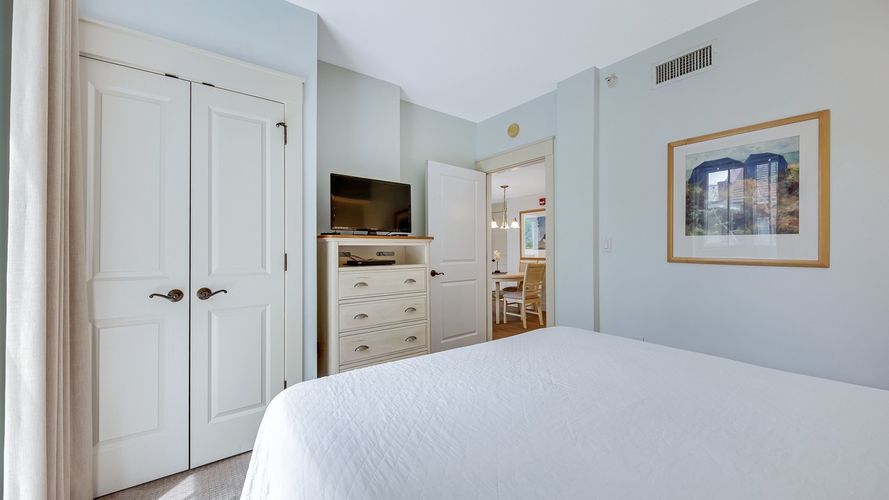 Photo of Bedroom in Baytowne Wharf