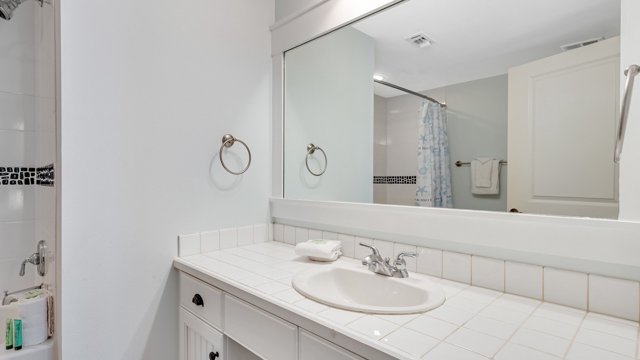 Photo of Bathroom in Baytowne Wharf