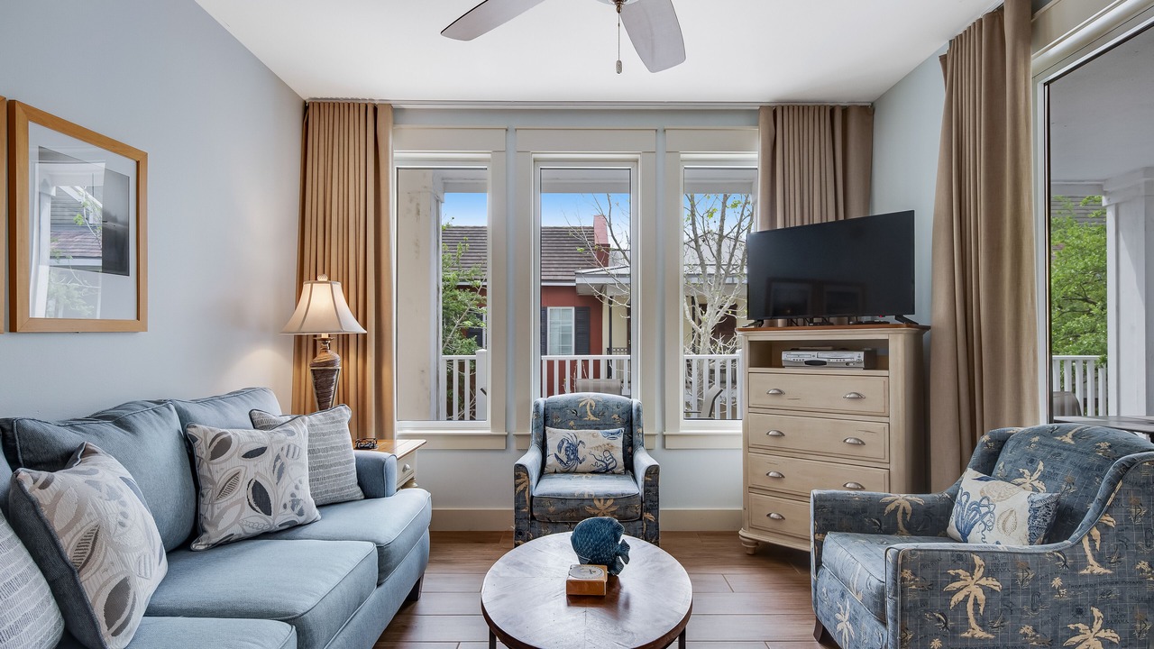 Photo of Livingroom in Baytowne Wharf