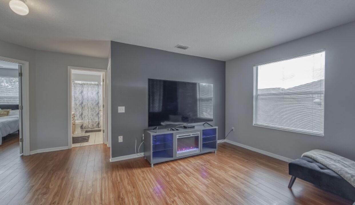 Photo of Bedroom in Lakeview Village