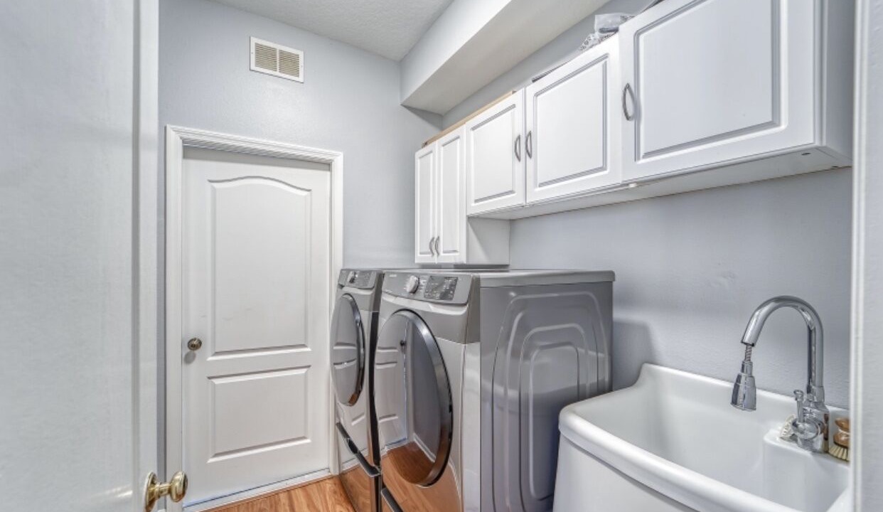 Photo of Bathroom in Lakeview Village