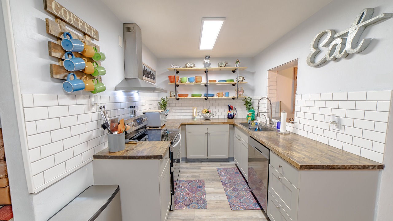 Photo of Kitchen in Okeechobee