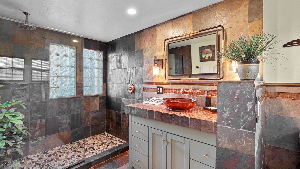 Photo of Bathroom in Kings Lake