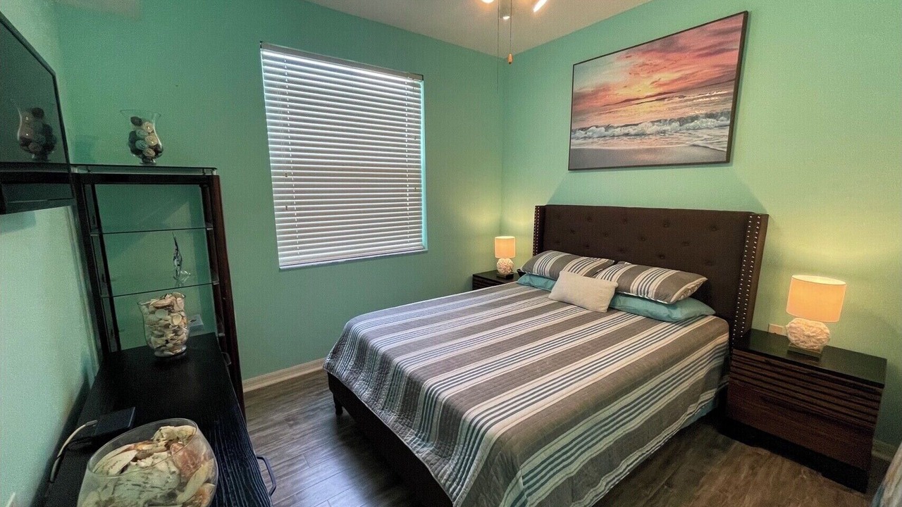 Photo of Bedroom in Stoneybrook