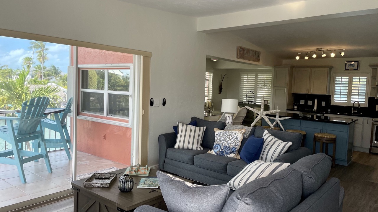 Photo of Livingroom in Venetian Shores