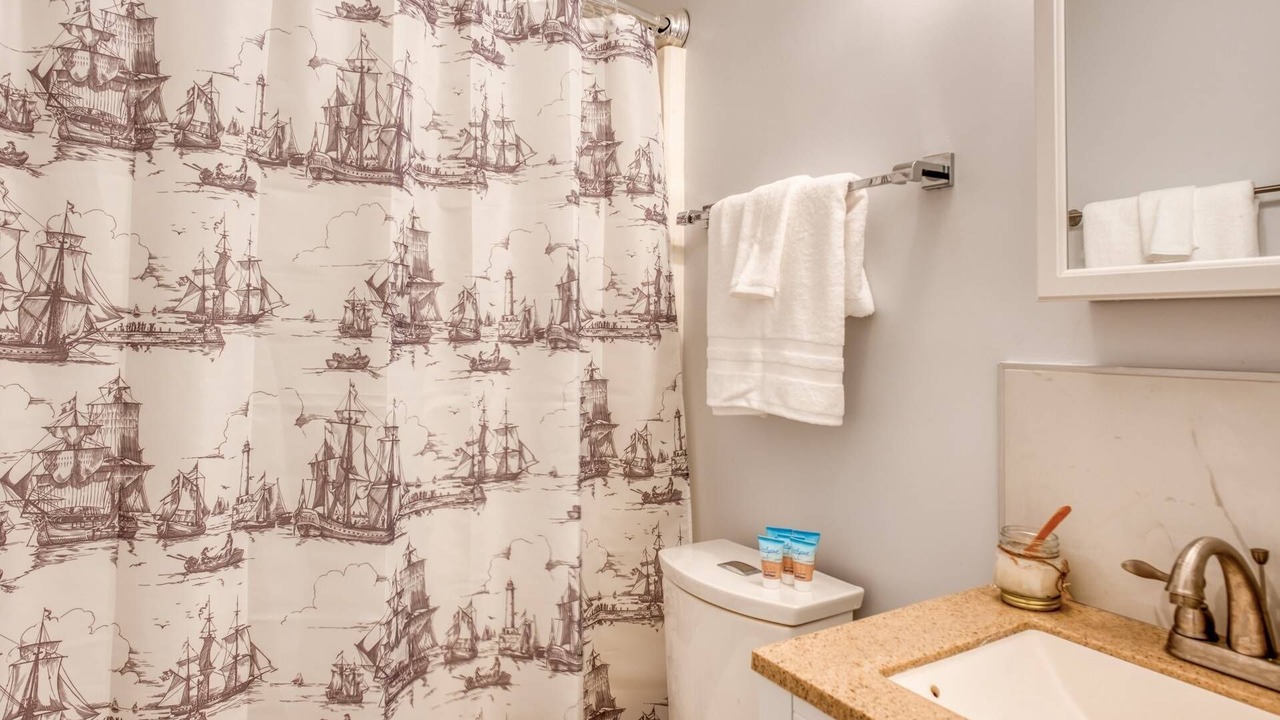 Photo of Bathroom in Surfcrest Village