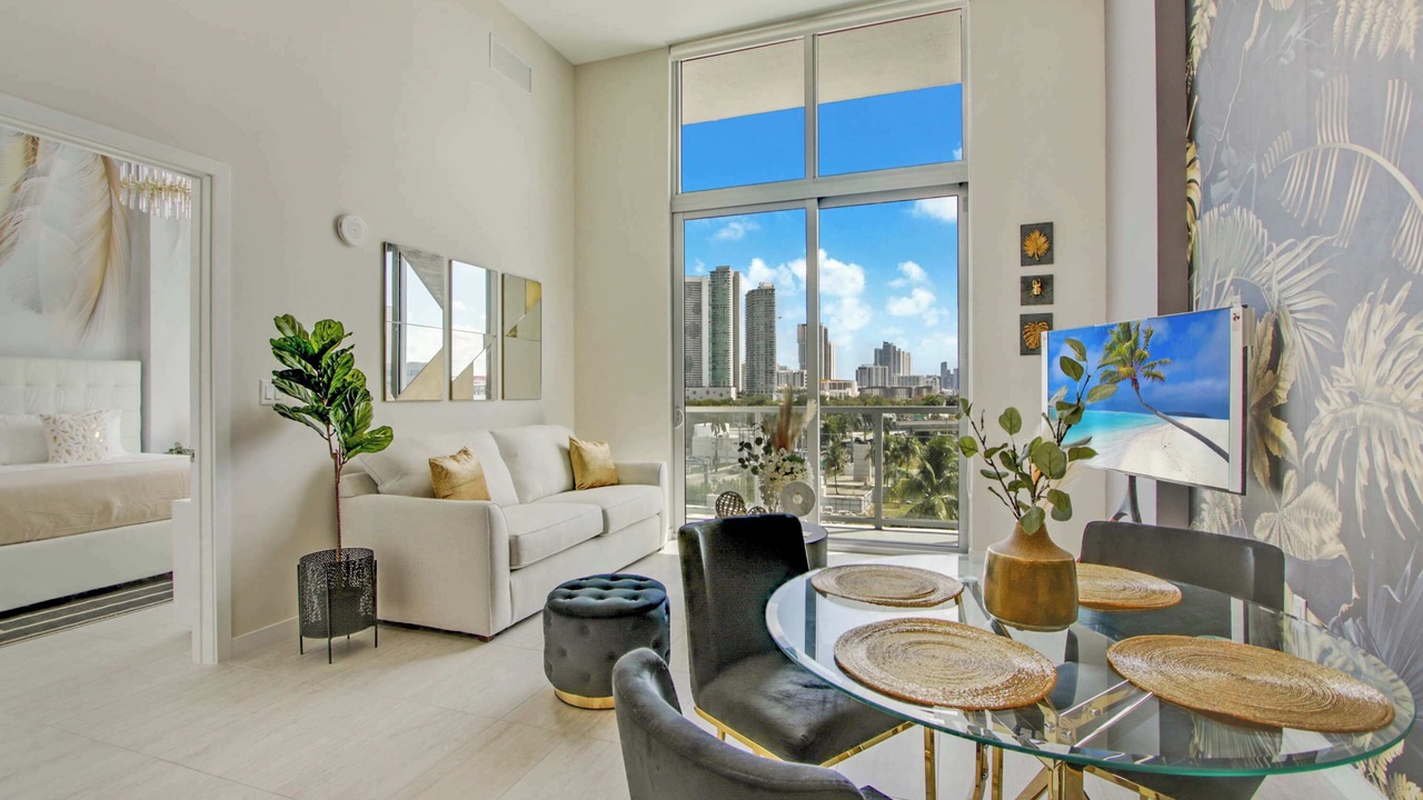 Photo of Livingroom in Northeast Miami