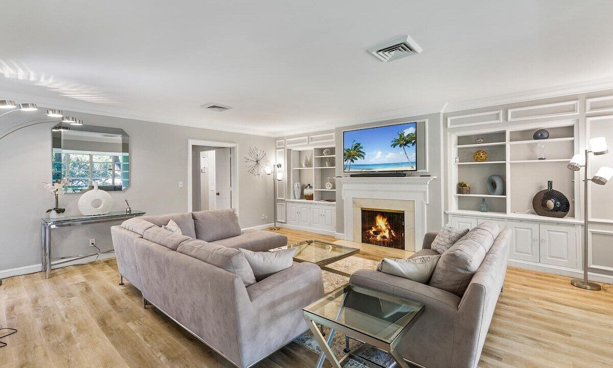 Photo of Livingroom in Harbor Beach