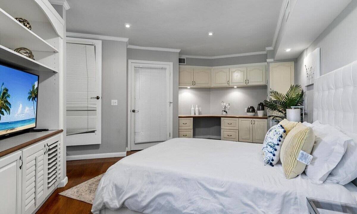 Photo of Bedroom in Harbor Beach