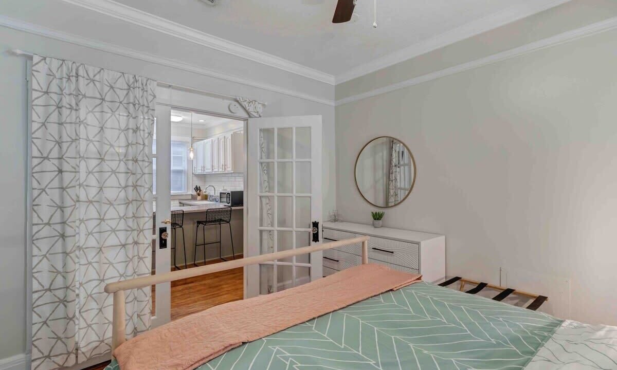 Photo of Bedroom in Five Points