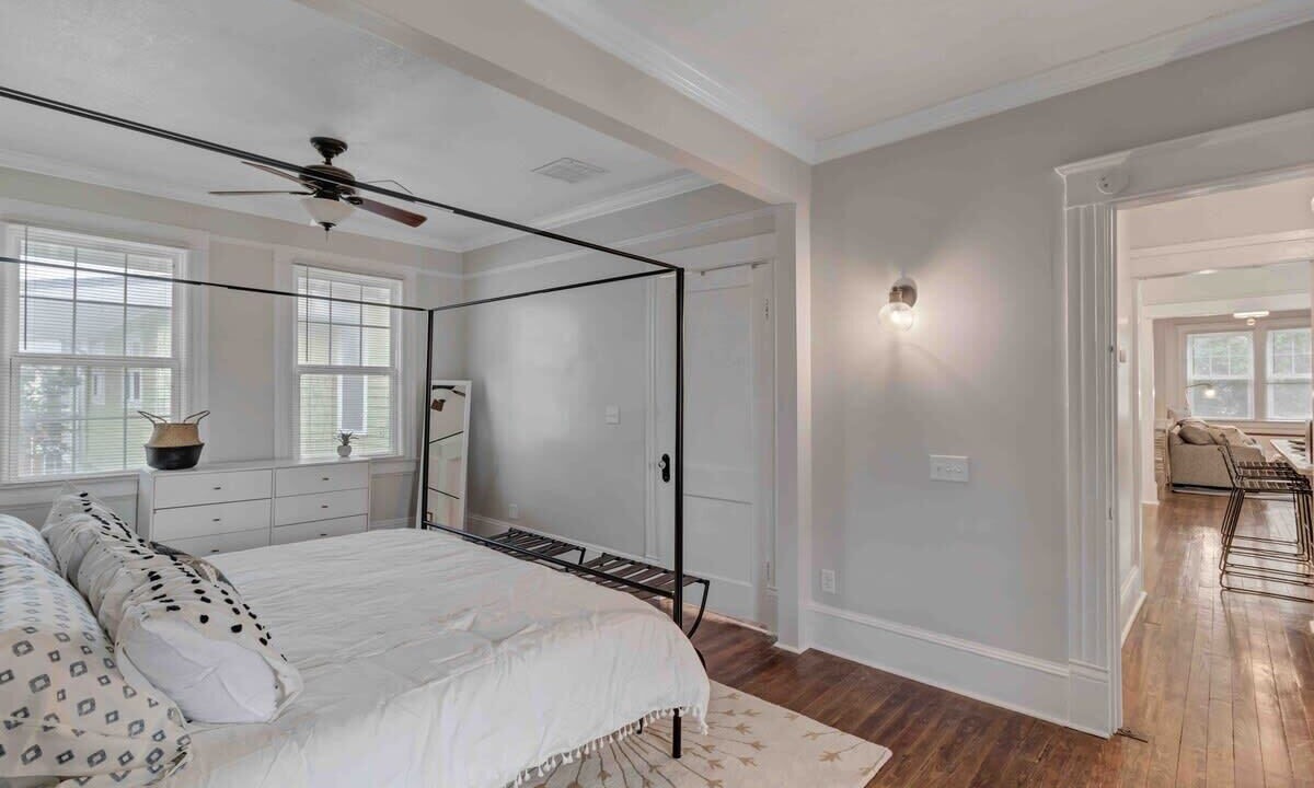 Photo of Bedroom in Five Points