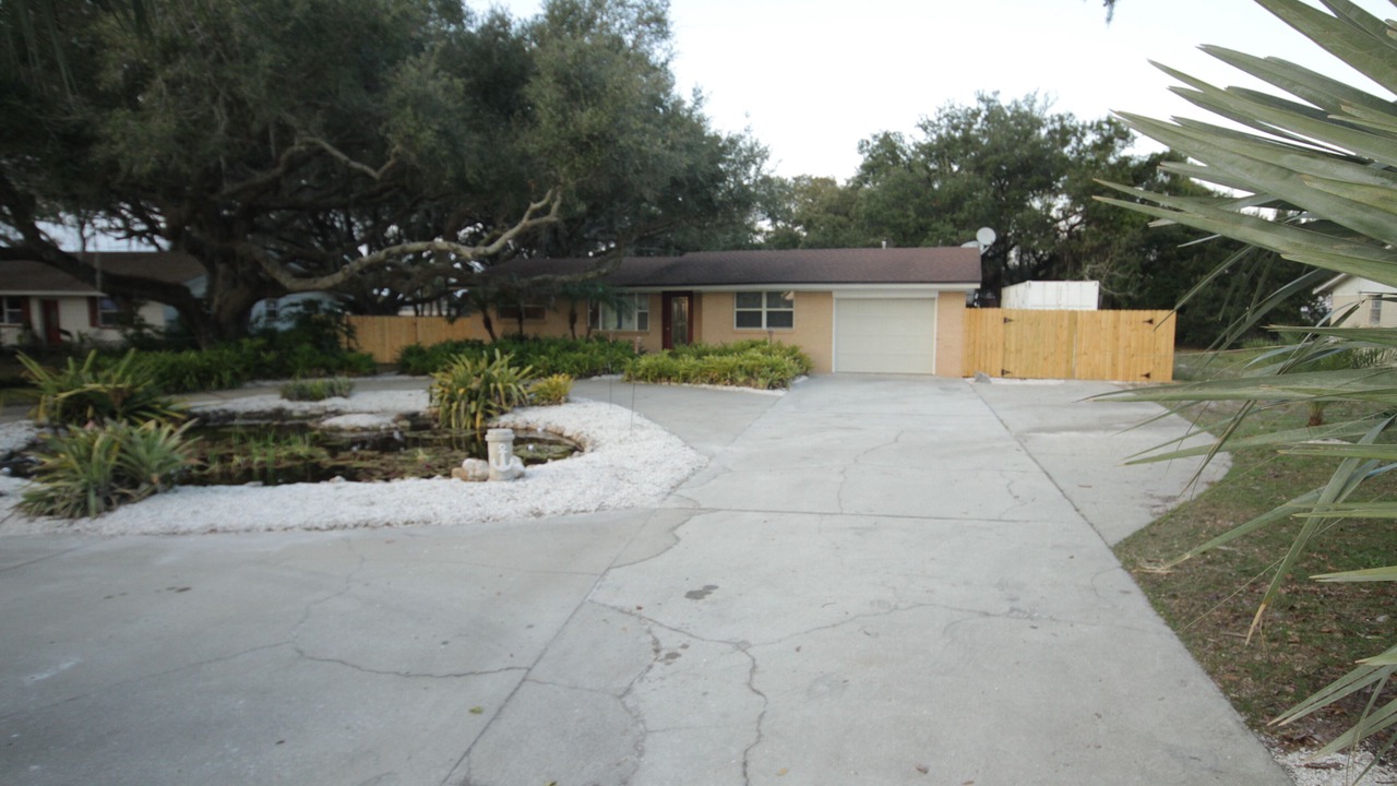 Photo of Outdoor in Brown Island