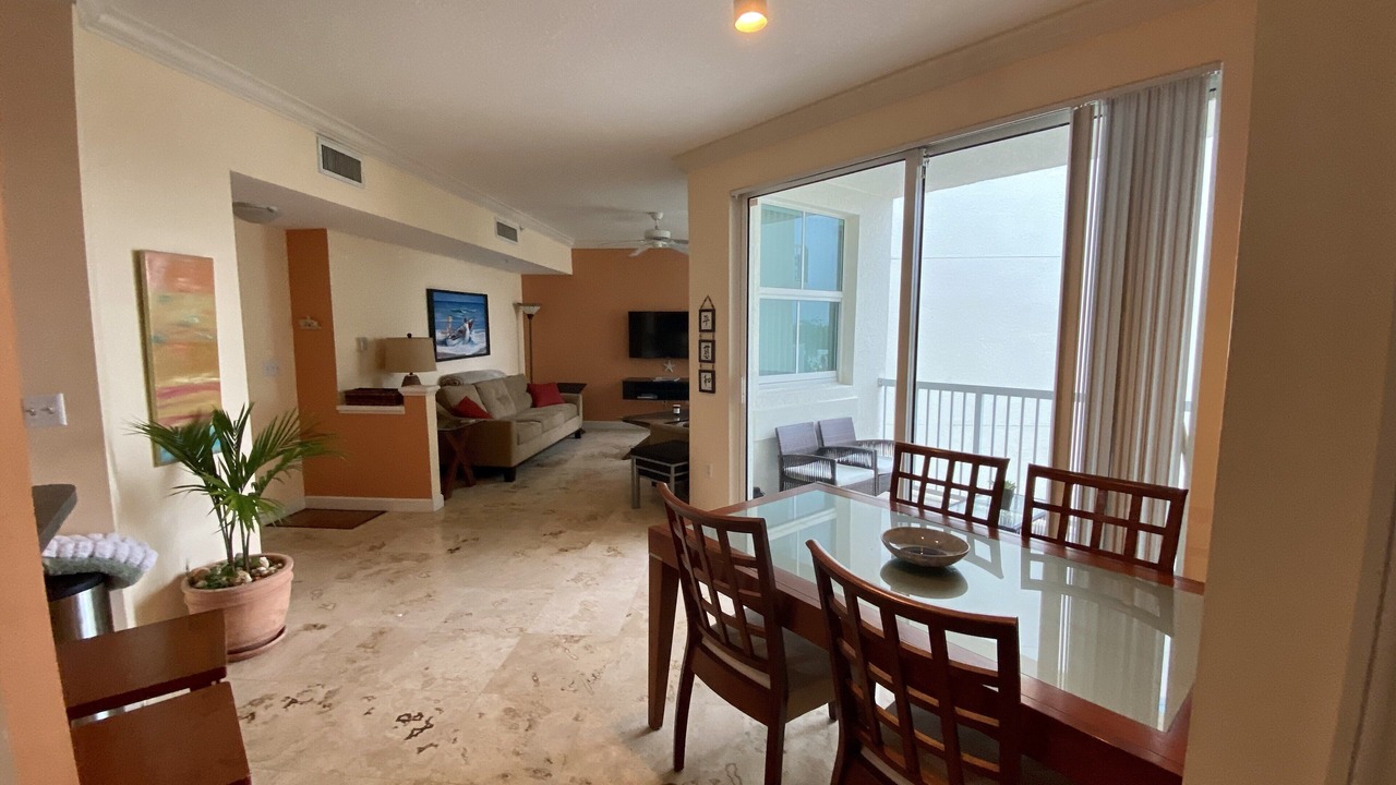 Photo of Livingroom in Surfside
