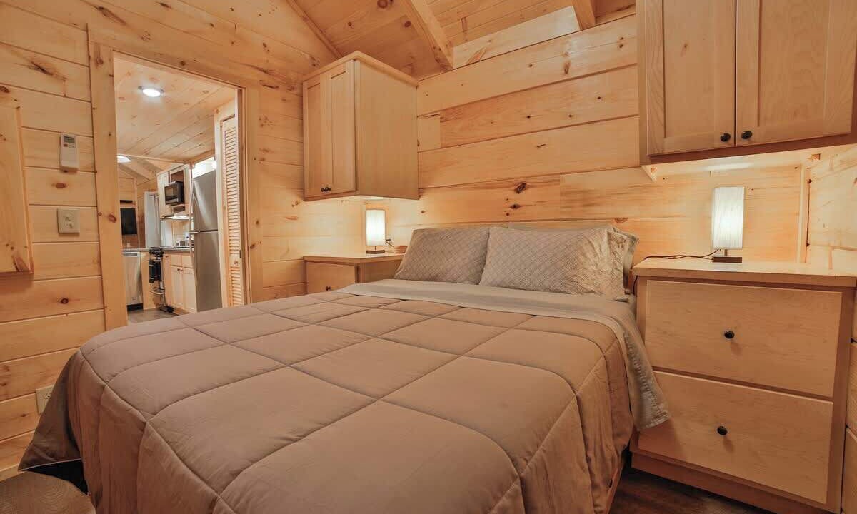 Photo of Bedroom in Lookout Valley Neighborhood Association