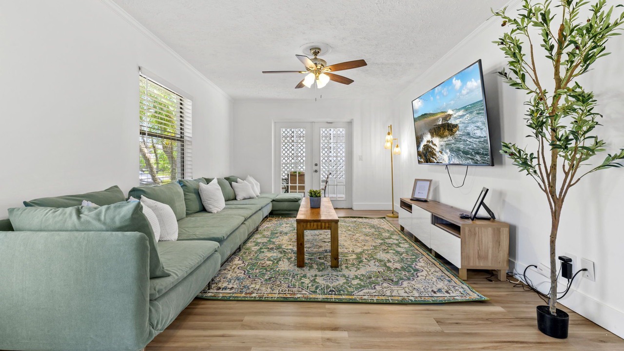 Photo of Livingroom in Bay Crest Park