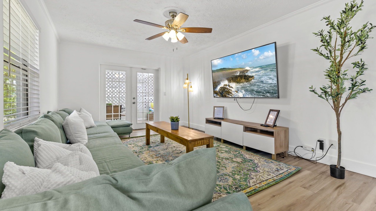 Photo of Livingroom in Bay Crest Park
