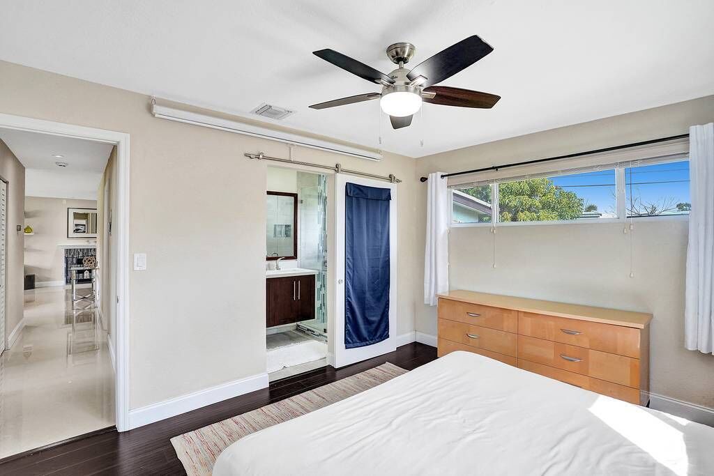 Photo of Bedroom in Sunset