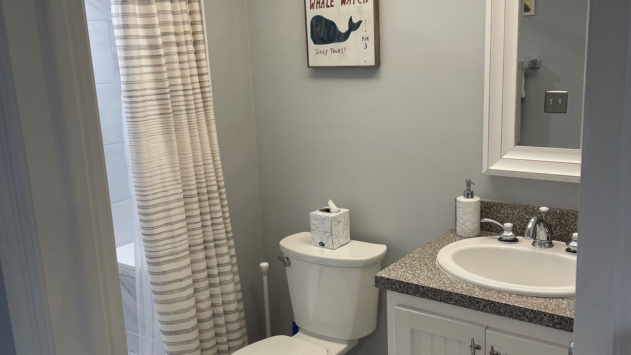 Photo of Bathroom in Independence Square