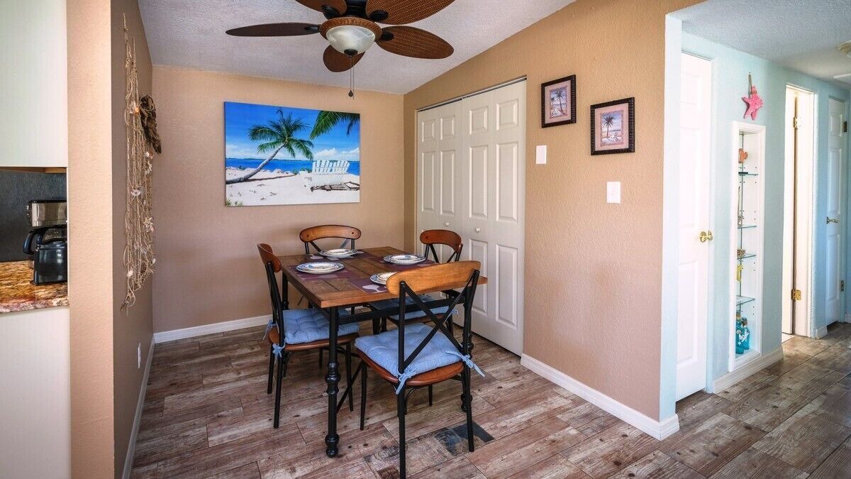 Photo of Livingroom in Bayshore Gardens