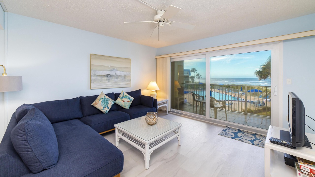 Photo of Livingroom in Crescent Beach