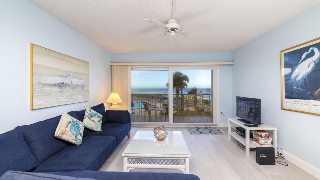 Photo of Livingroom in Crescent Beach