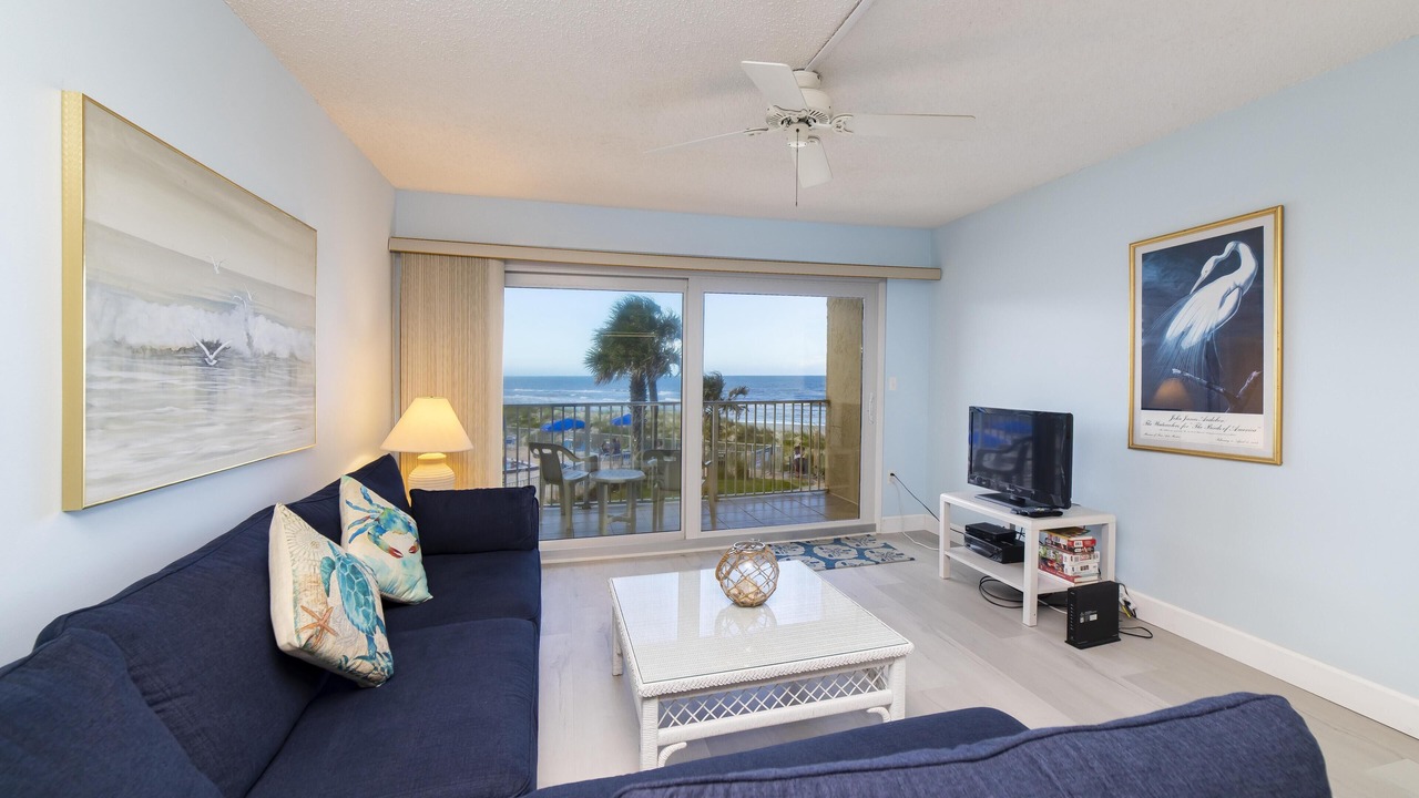 Photo of Livingroom in Crescent Beach