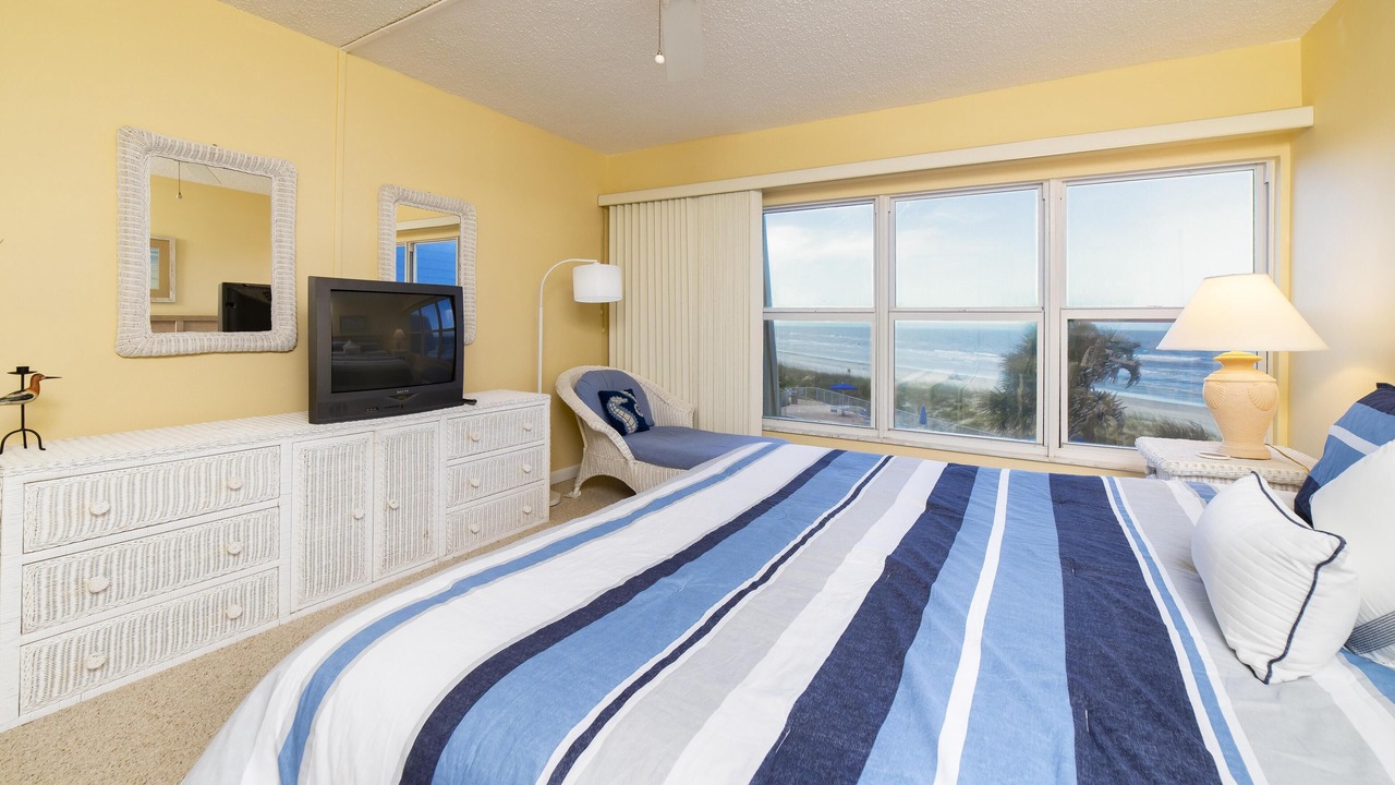 Photo of Bedroom in Crescent Beach