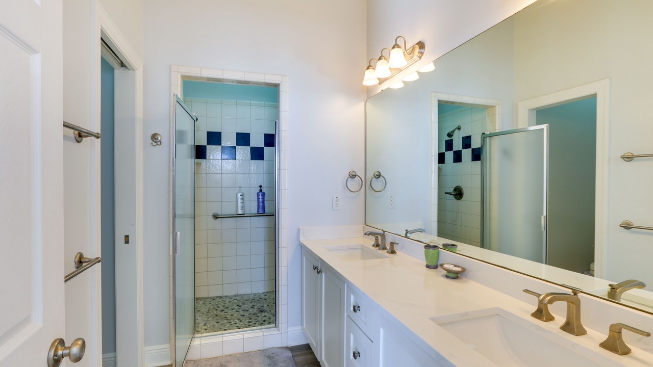 Photo of Bathroom in East End