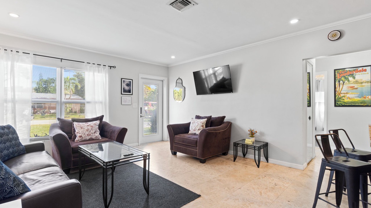 Photo of Livingroom in South Middle River