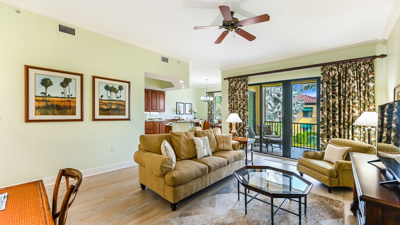 Photo of Livingroom in Royal Harbor
