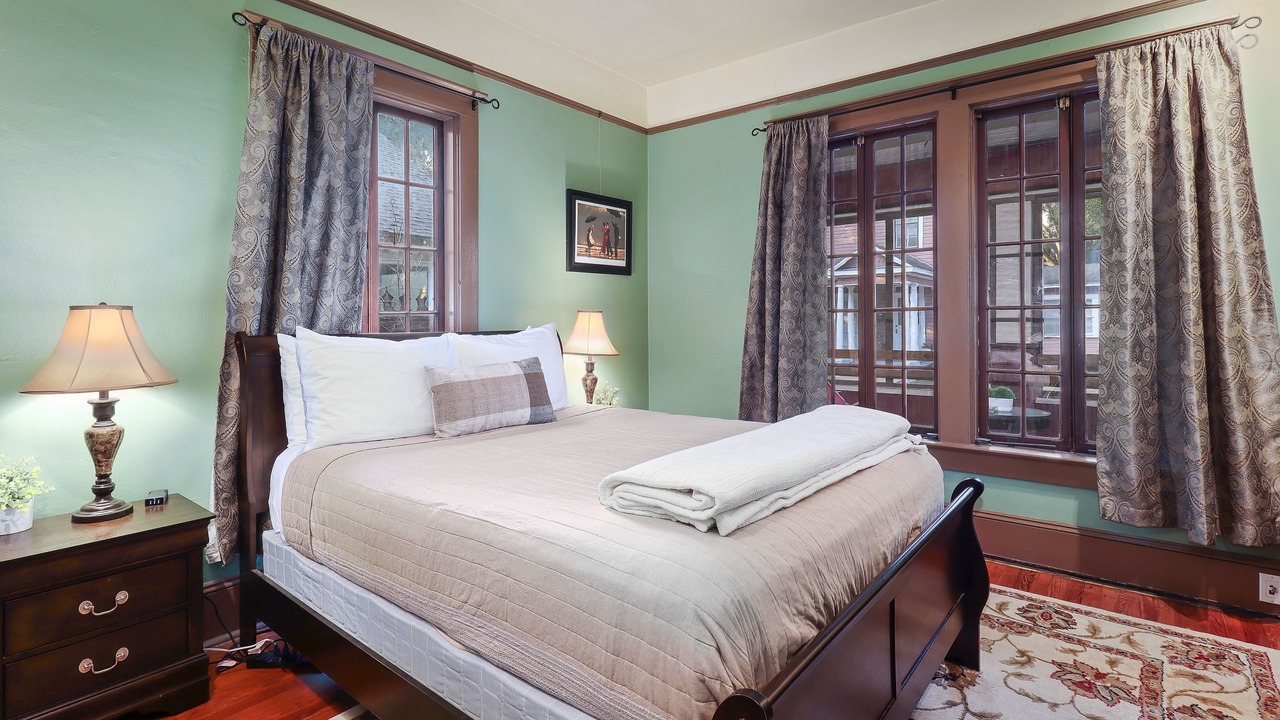 Photo of Bedroom in University Heights
