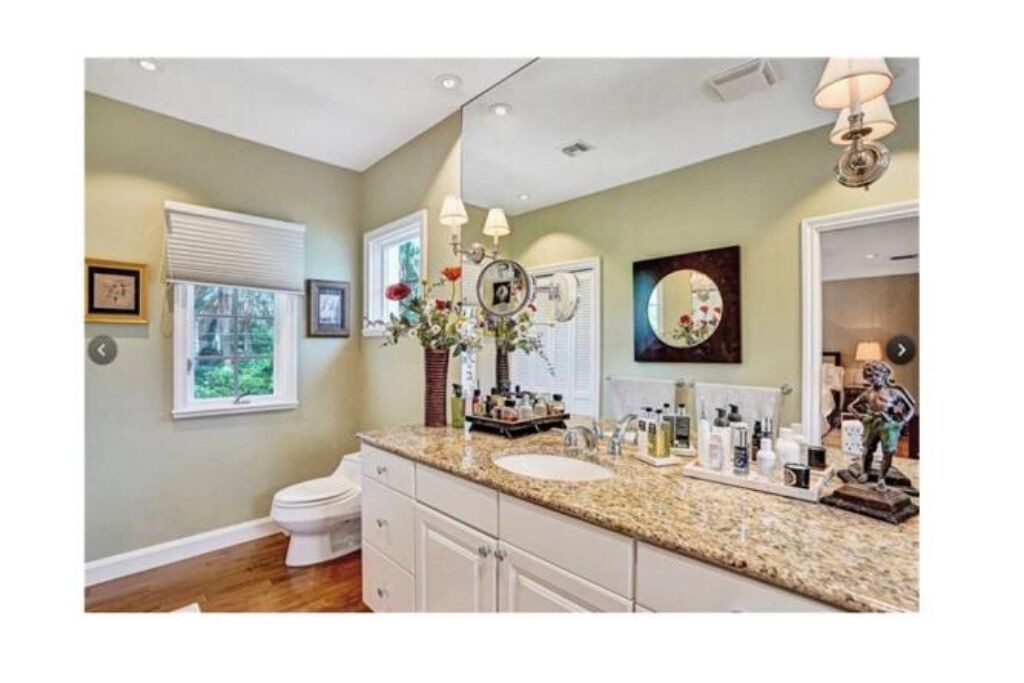 Photo of Bathroom in Hendricks and Venice Isles