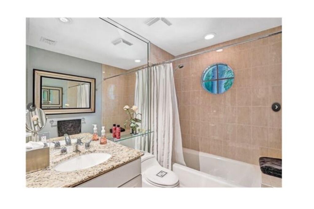 Photo of Bathroom in Hendricks and Venice Isles