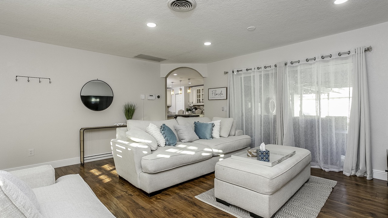 Photo of Livingroom in Garden Isles