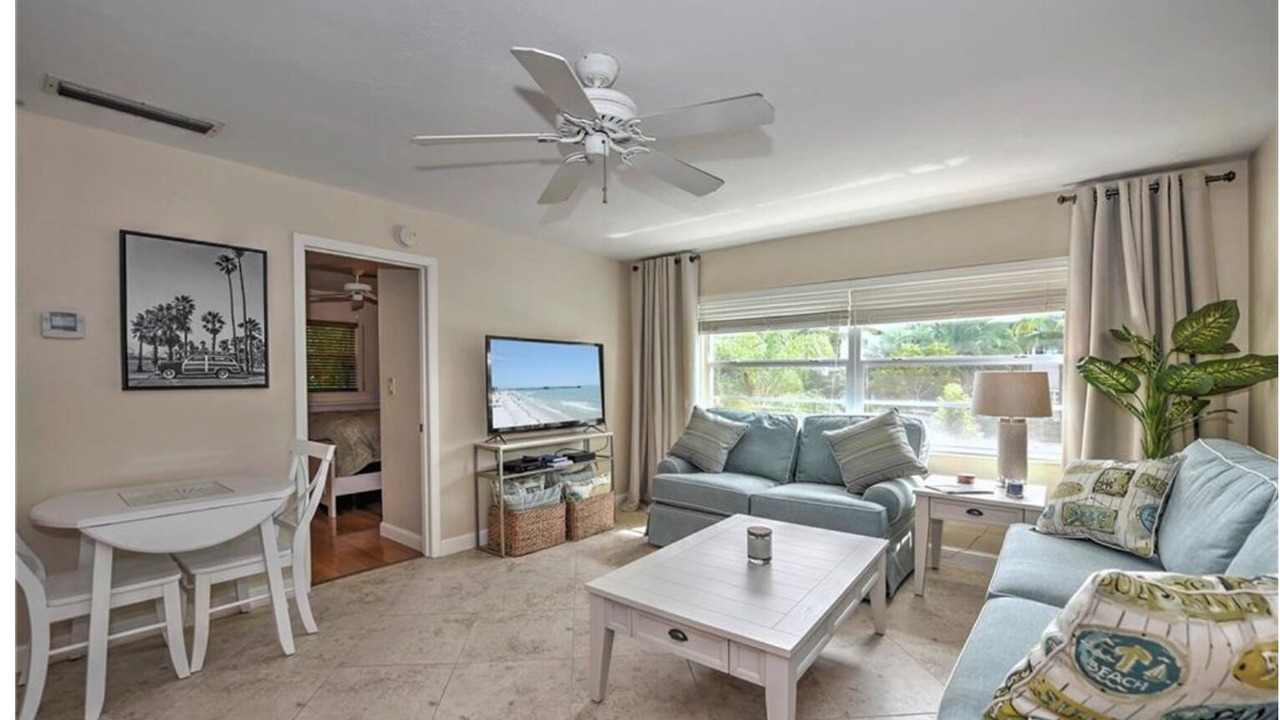 Photo of Livingroom in Old Naples